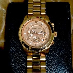 Mk watch